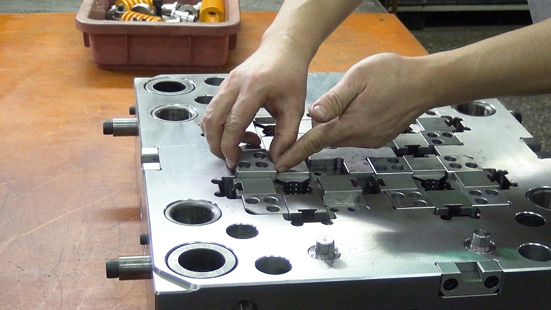 高端醫(yī)療器械注塑模具制造廠